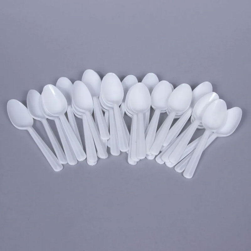 Lingurita de plastic