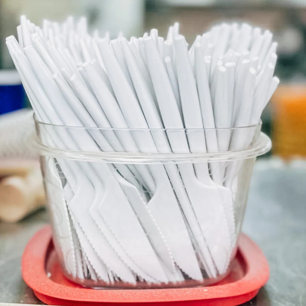 Cuțit de plastic de unică folosință